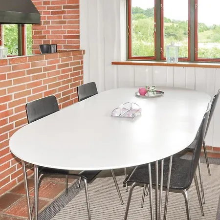 Four-bedroom In Vakantiehuis *