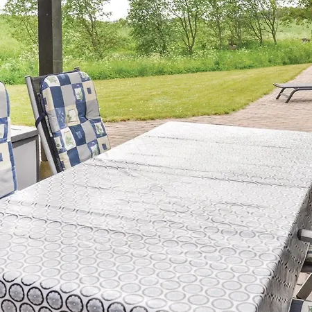 Four-bedroom In Vakantiehuis *